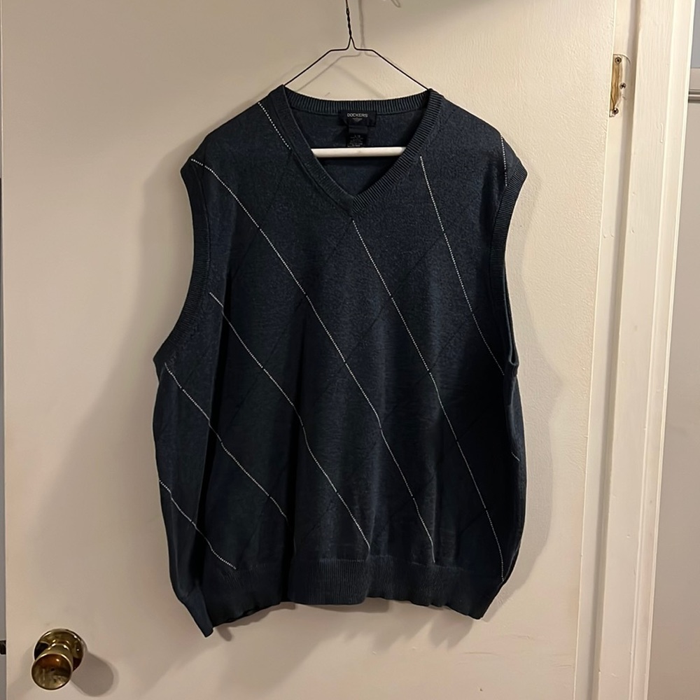 Dockers sweater vest 100% cotton